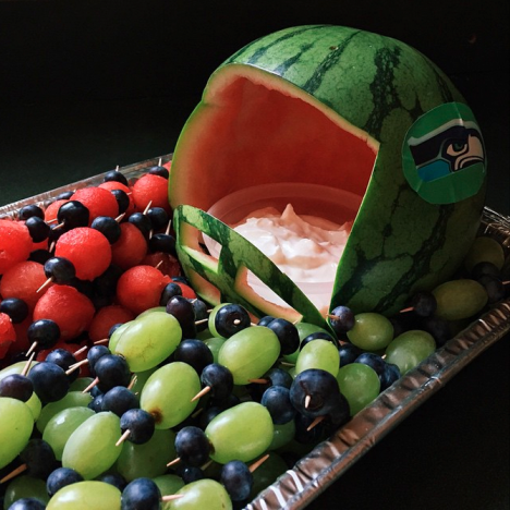 5) Watermelon helmet + skewers by @atkinom  Pumpkins aren’t the only edible treat that can be carved! This watermelon helmet how-to will surprise and delight everyone and double as weekly the Sunday centrepiece next football season.