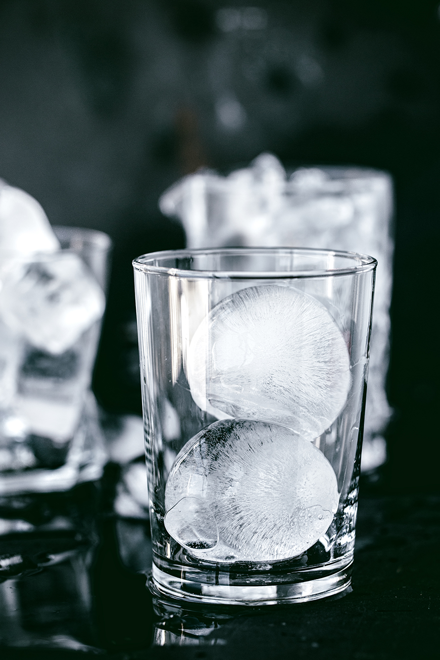 Take your ice cube game to a new level with these tips from @Luvoinc