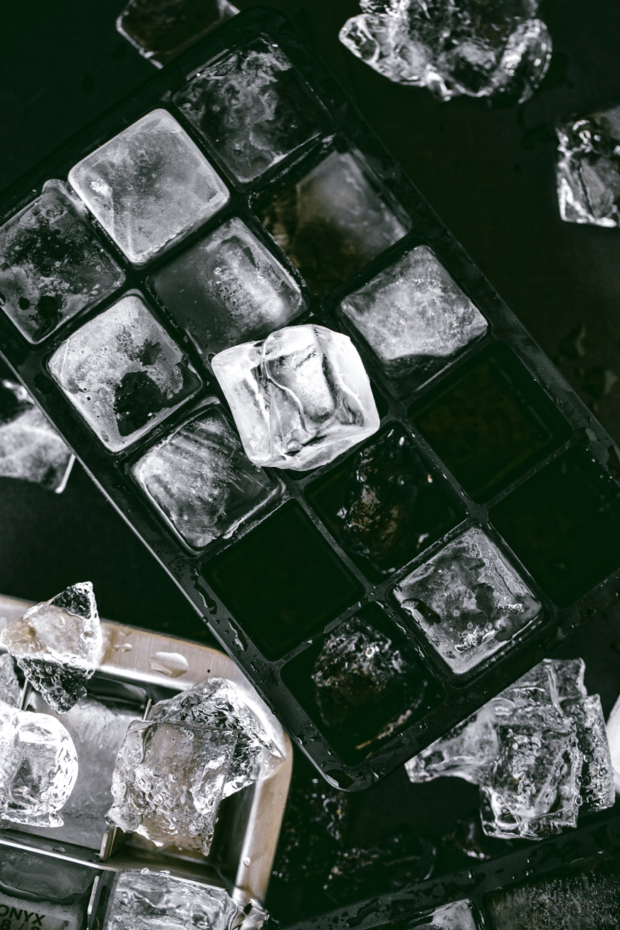 Take your ice cube game to a new level with these tips from @Luvoinc