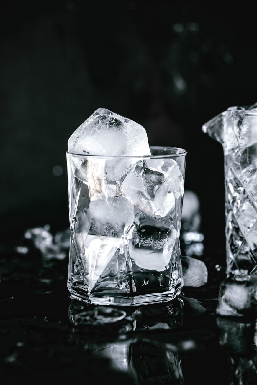 Take your ice cube game to a new level with these tips from @Luvoinc