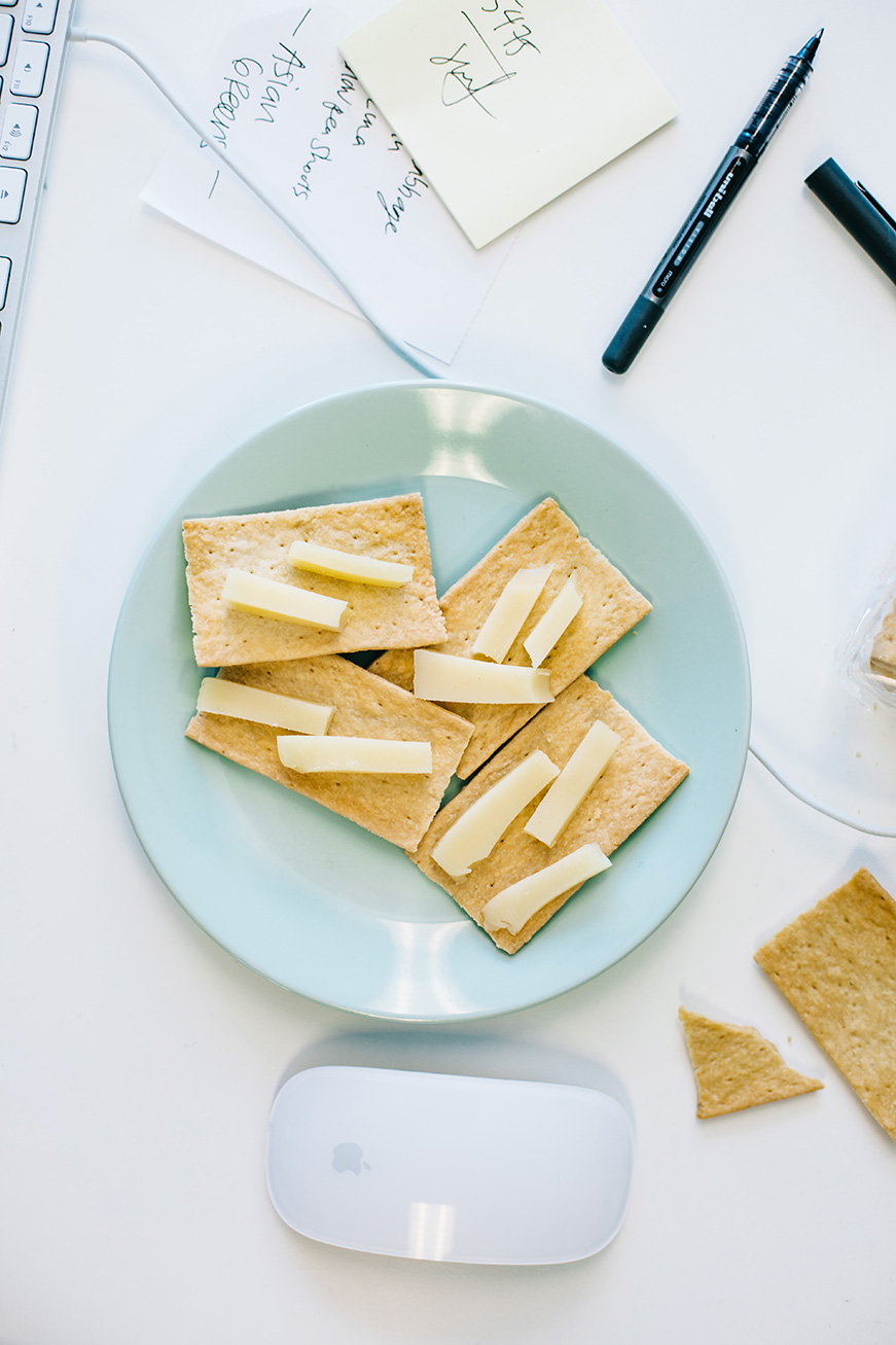 How to build the ULTIMATE desk pantry via @Luvoinc