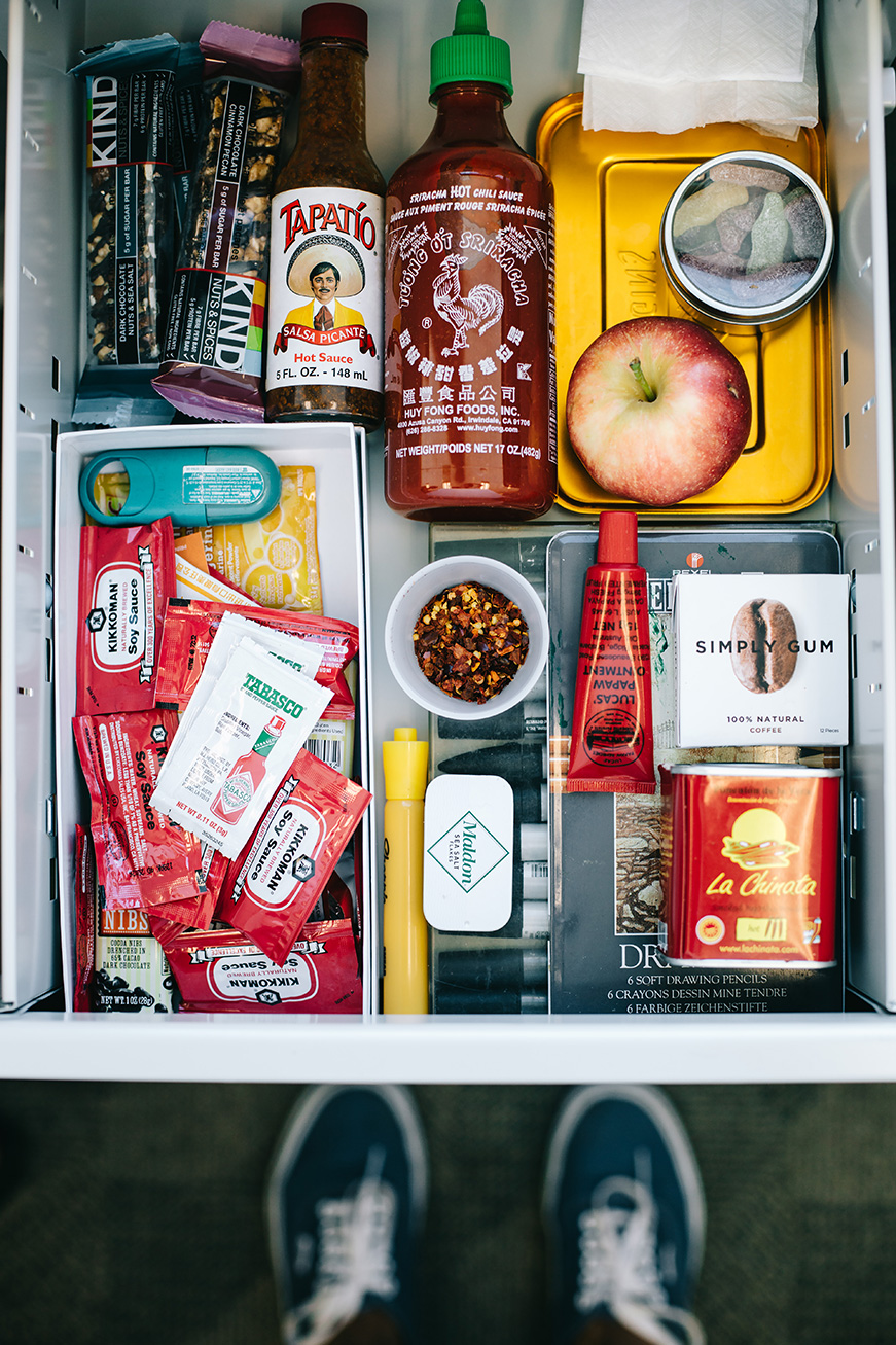 How to build the ULTIMATE desk pantry via @Luvoinc